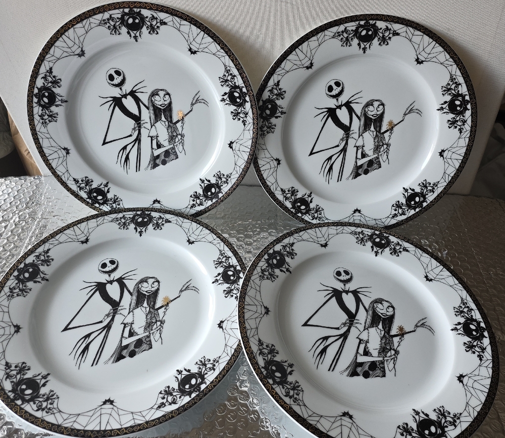 ZB Disney Jack Skellington Black /White  Gold Trim Dinner10.5 Plate Set Of 4